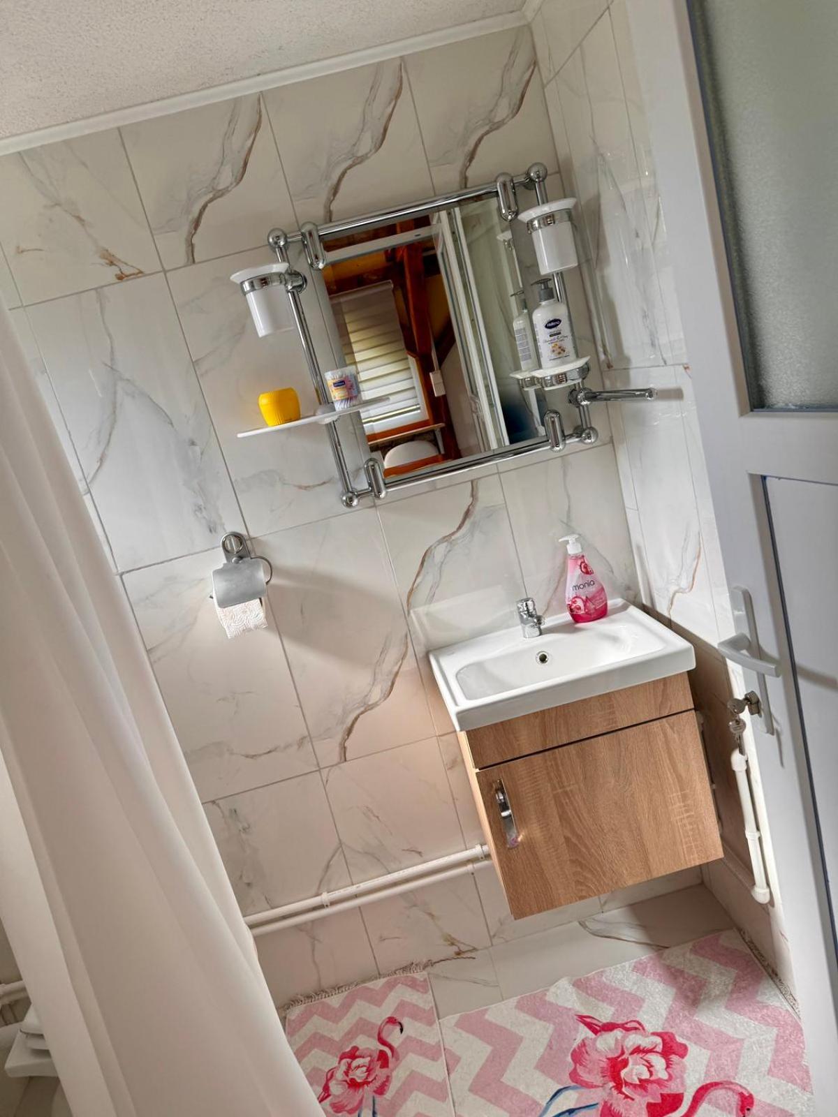 Apartman Visoko-Oaza Mira Exteriér fotografie
